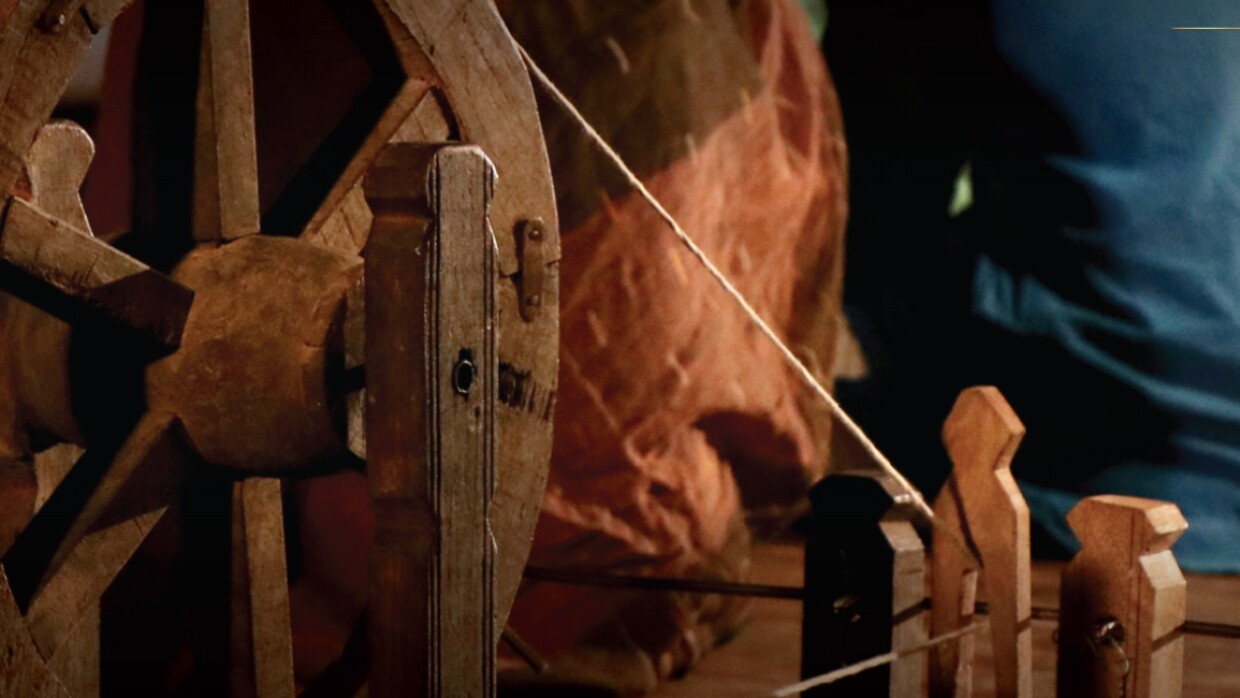 Artisan weaving handloom khadi on traditional loom — Nirmal Khadi